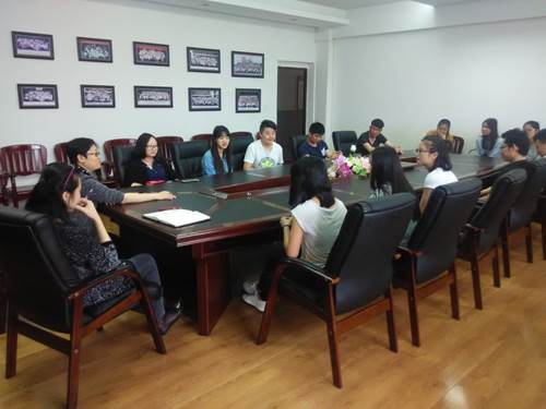 http://lyxy.glut.edu.cn/__local/0/1C/C6/036F78DF80D1F4DD66DD1EC0D6F_DF84FD5B_14375.jpg