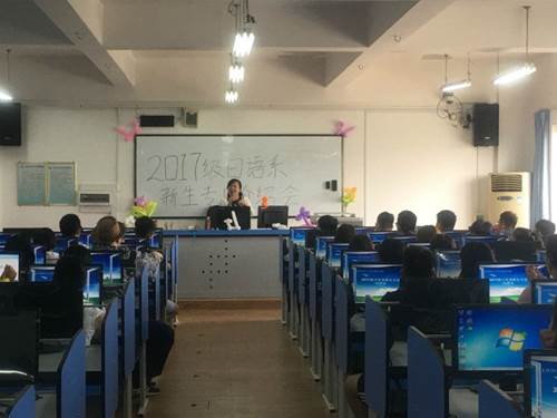 http://cfs.glut.edu.cn/__local/5/AB/38/AF216AB6FB593778C0ABB400A0D_C22C5CCD_127A3.jpg